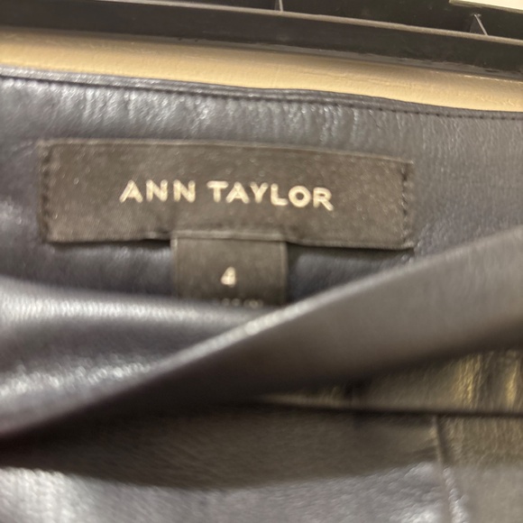 Ann Taylor cropped pants in imitation leather - Picture 4 of 4